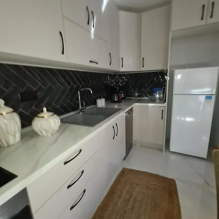 Hermes Apartment